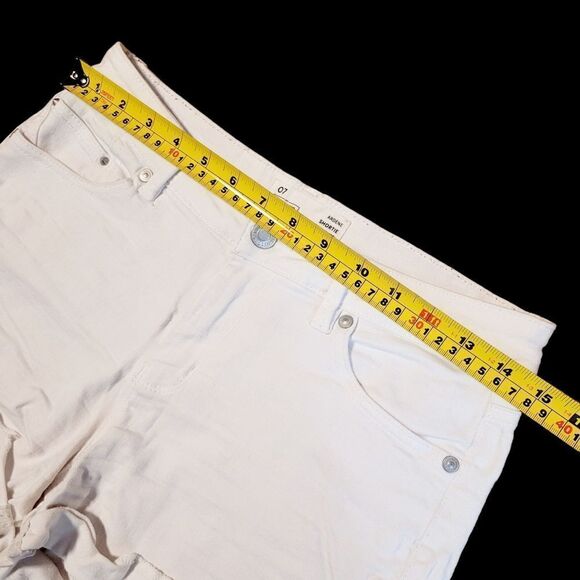 2/$20 Y2K Ardene White Jeans Short Size: 7 - Picture 5 of 7